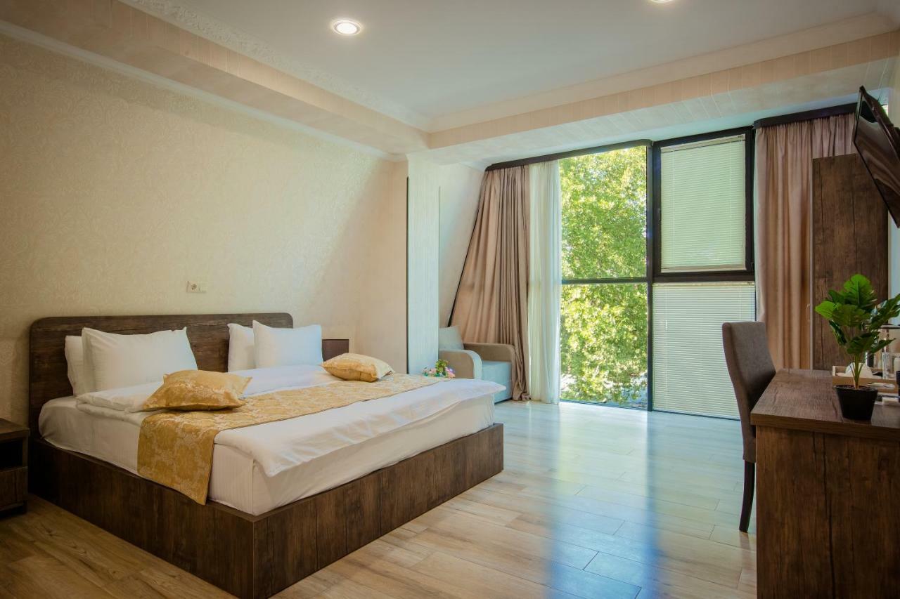 Hotel Comfort Tbilisi Exterior photo